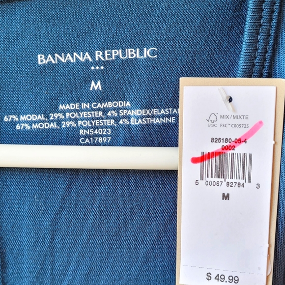 🦋3/$23🦋M Timeless Tank - Banana Republic - Picture 3 of 5